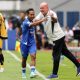 bojan-hodak-tersenyum,-persib-terbang-tinggi-setelah-tekuk-persija-di-bri-super-league