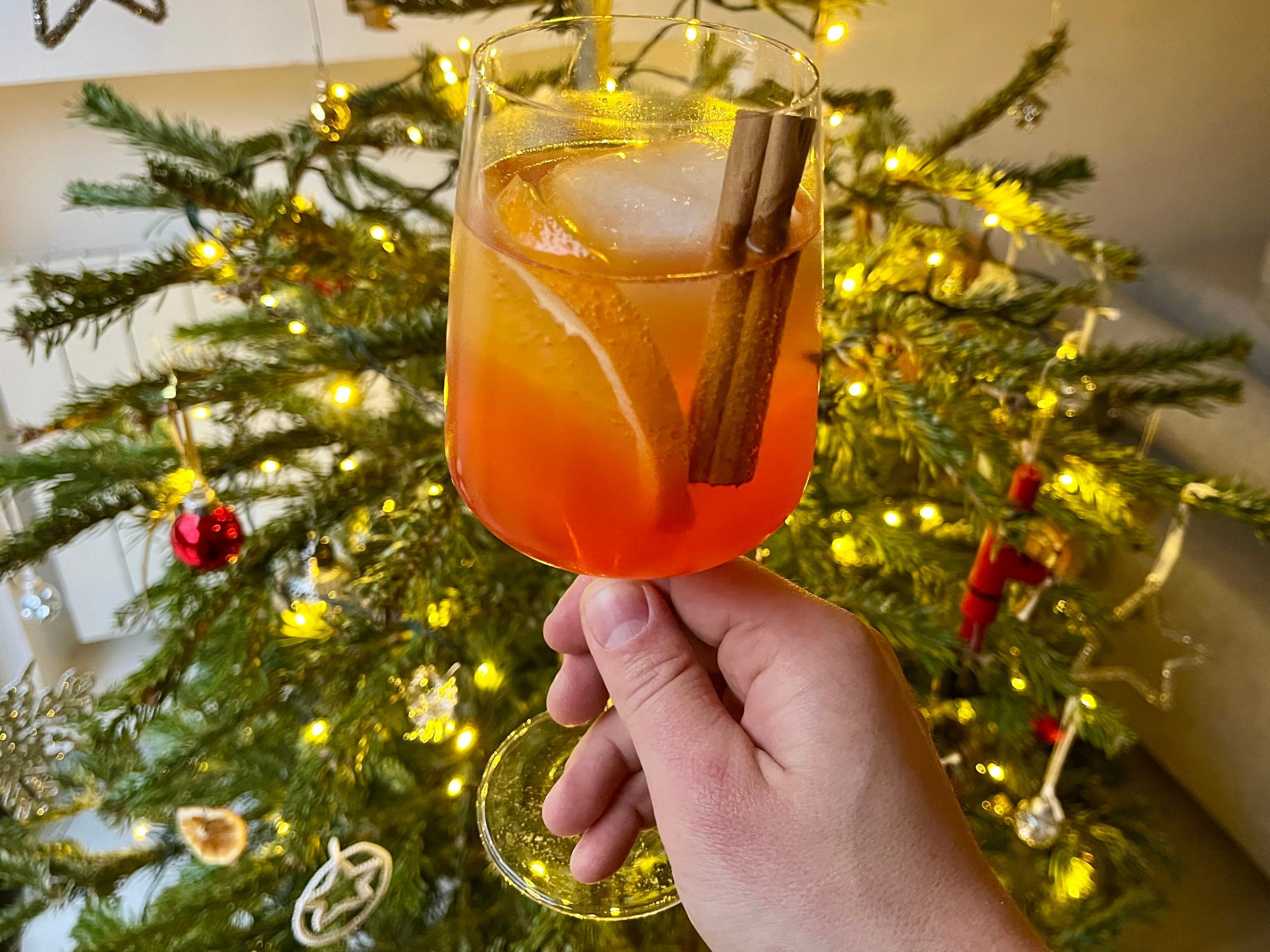 spritz-favorit-saya-yang-disetujui-ahli-diet-hanya-terdiri-dari-4-bahan-—-dan-itu-bisa-dibuat-dengan-atau-tanpa-alkohol