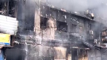 penampakan-kebakaran-mal-karachi-pakistan,-14-tewas-dan-70-hilang