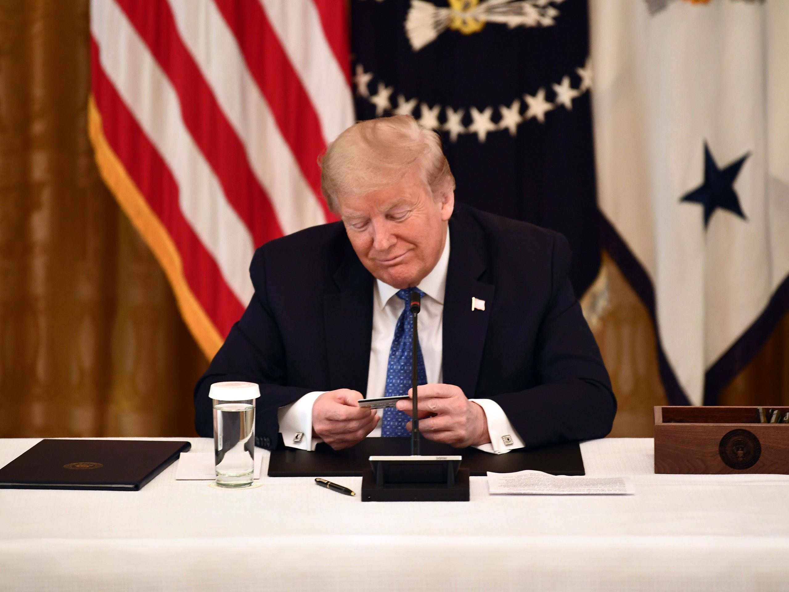 apa-yang-dikatakan-jamie-dimon,-jane-fraser,-dan-pemimpin-bisnis-lainnya-tentang-rencana-pembatasan-kartu-kredit-trump