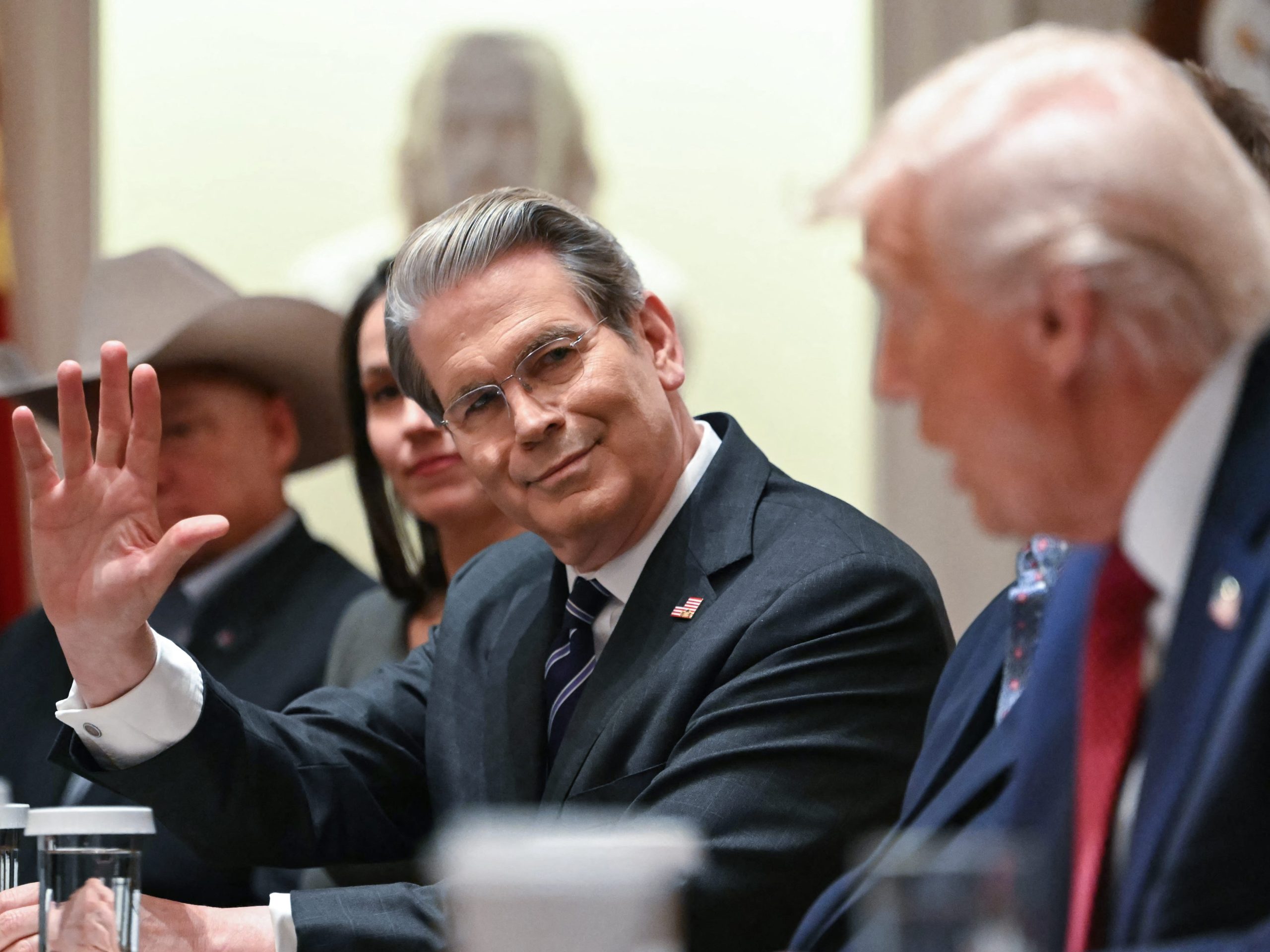 menteri-keuangan-scott-bessent-mengatakan-raksasa-pertahanan-‘mengecewakan-rakyat-amerika’-karena-tertinggal-dalam-memenuhi-pesanan