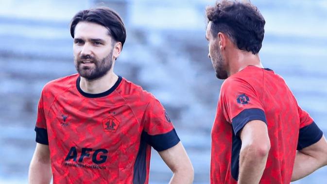 eks-gelandang-arsenal-jon-total-gatal-ingin-segera-debut-bersama-persik-di-bri-super-league