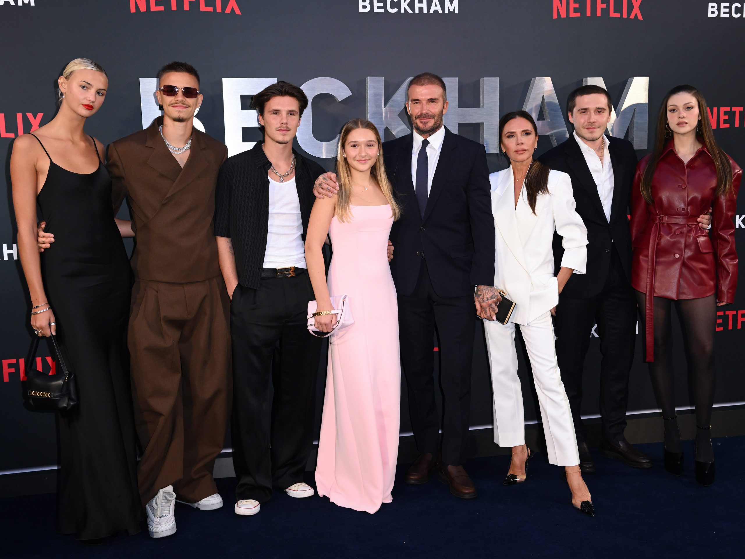 garis-waktu-lengkap-dari-perseteruan-keluarga-yang-dramatis-antara-brooklyn-beckham-dan-orang-tuanya,-victoria-dan-david