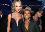 13 artis dengan single No. 1 terbanyak di Billboard Hot 100