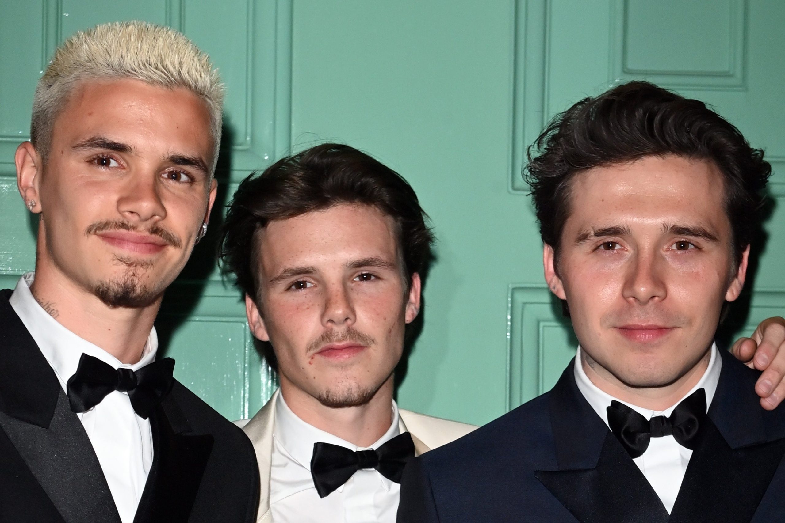 setelah-seminggu-hening,-cruz-beckham-tampaknya-menjadi-anggota-keluarga-pertama-yang-secara-publik-menanggapi-pernyataan-instagram-dramatis-brooklyn-beckham