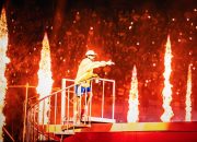 Semua Tamu Kejutan di Tur Dunia Debí Tirar Más Fotos Bad Bunny (Memperbarui)