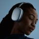 airpods-max-mewah-dari-apple-telah-turun-ke-salah-satu-harga-terendah-yang-pernah-ada
