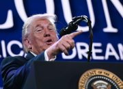 Visa berencana mengizinkan pemegang kartu untuk membelanjakan hadiah di akun Trump
