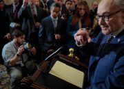 Senat meloloskan anggaran dengan tambahan dana Keamanan Dalam Negeri untuk dua minggu lagi