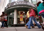 Hampir 200 toko Eddie Bauer di Amerika Utara berisiko ditutup karena operatornya hampir bangkrut