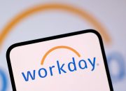 Hari kerja memangkas 400 pekerjaan karena stok perangkat lunak anjlok