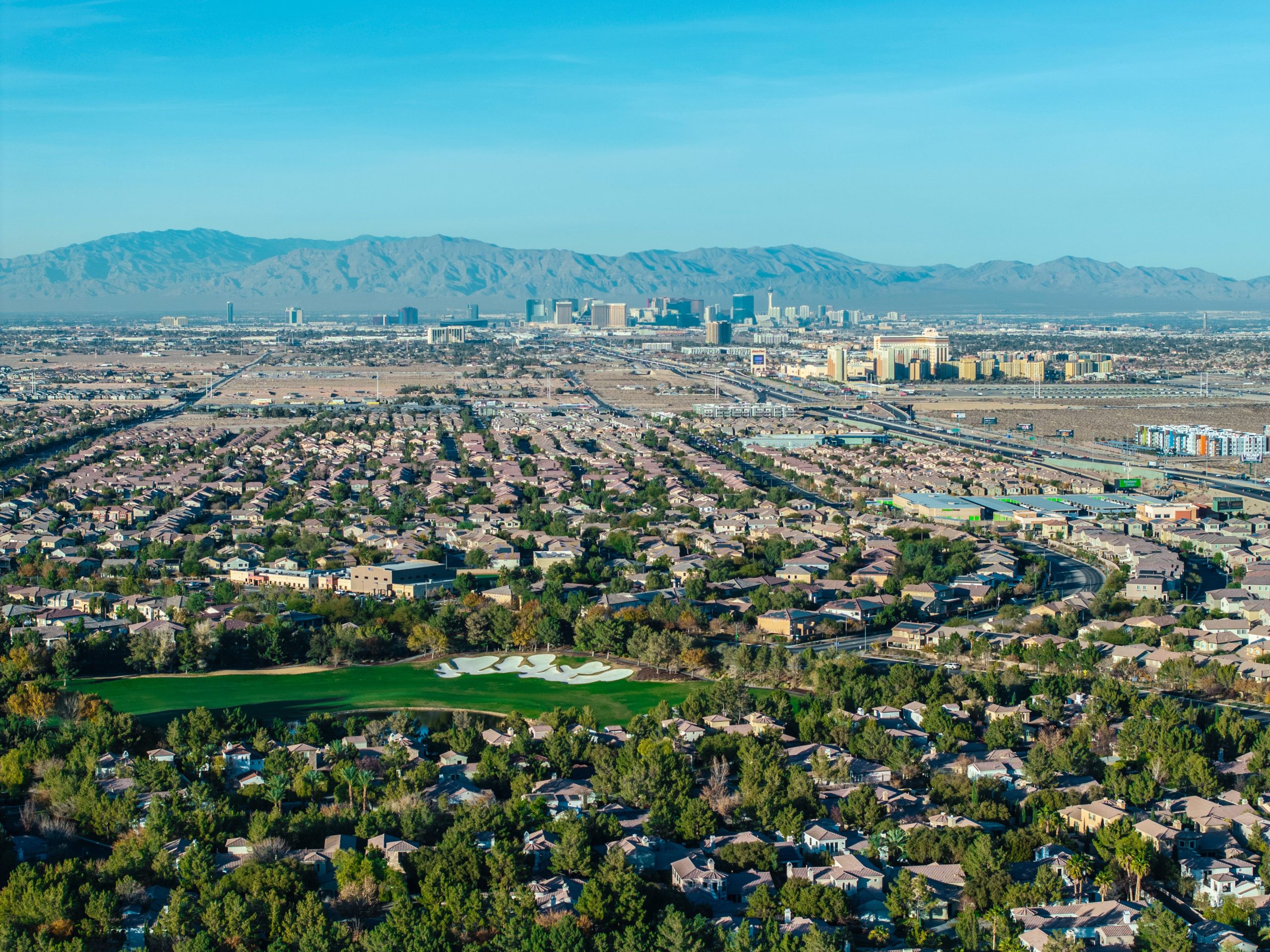 miliarder-meninggalkan-california-menuju-nevada-—-dan-bukan-untuk-kehidupan-malam