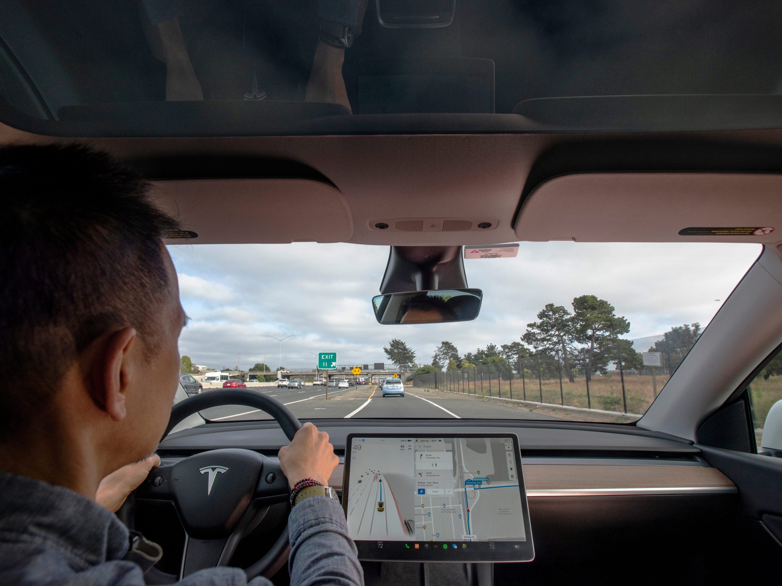 tesla-menghentikan-pembelian-fsd-satu-kali