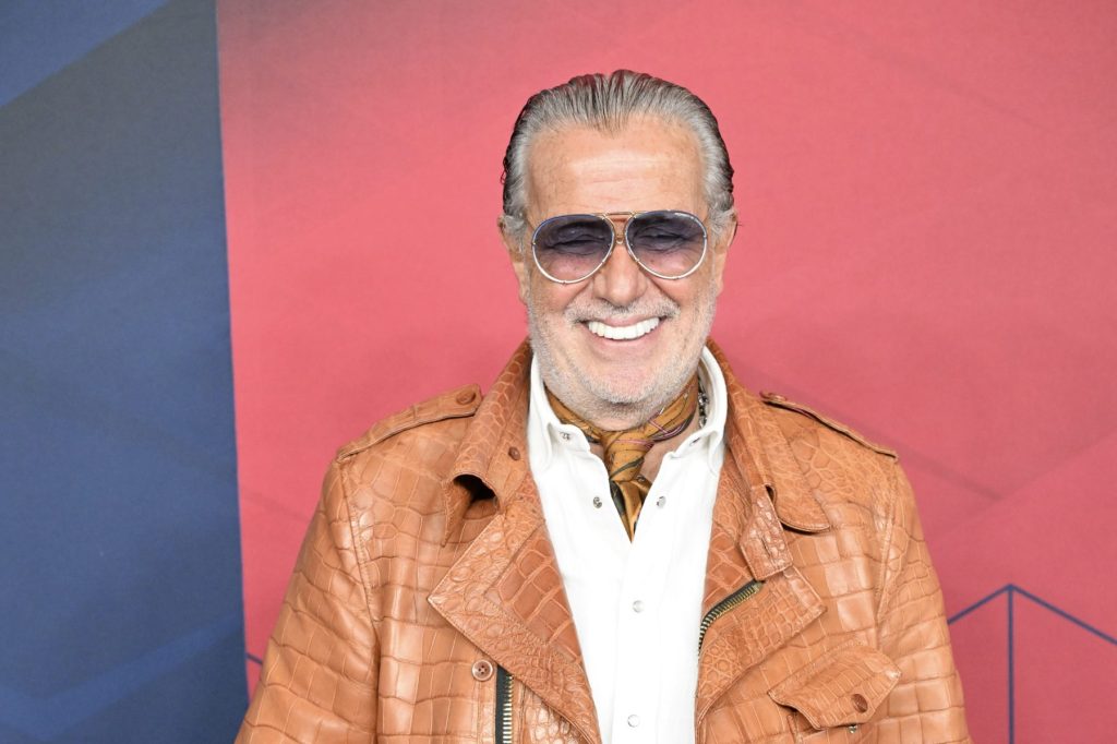 bagaimana-jeff-hamilton-mengubah-jaket-pemenang-kontes-3-poin-nba-menjadi-‘piala’