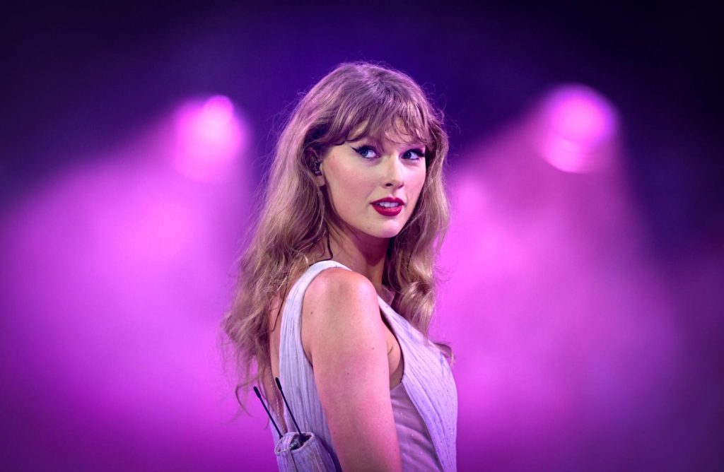 merek-dagang-taylor-swift,-tanggapan-j.-cole-cam’ron,-debat-lagu-ai-&-berita-hukum-musik-top-lainnya