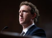 Mark Zuckerberg Mencoba Bermain Aman dalam Kesaksian Uji Coba Kecanduan Media Sosial