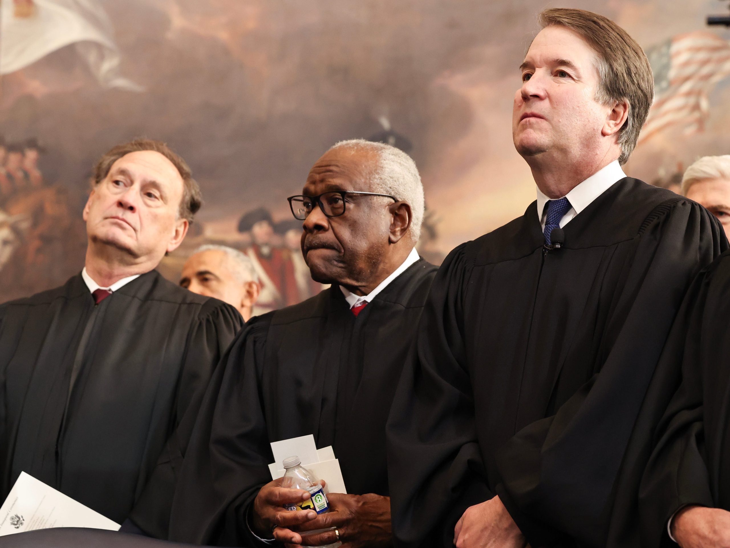 kavanaugh-dalam-perbedaan-pendapat:-kebijakan-buruk-atau-tidak,-tarif-trump-‘jelas-sah’