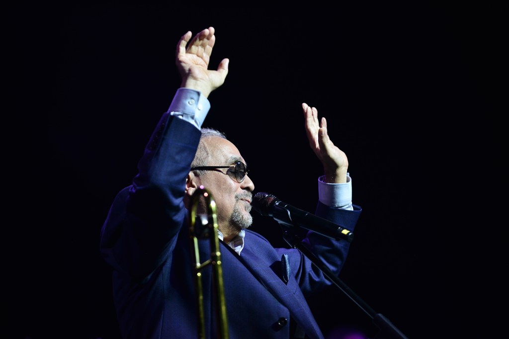 willie-colon,-raksasa-salsa-yang-menjulang,-meninggal-pada-usia-75-tahun