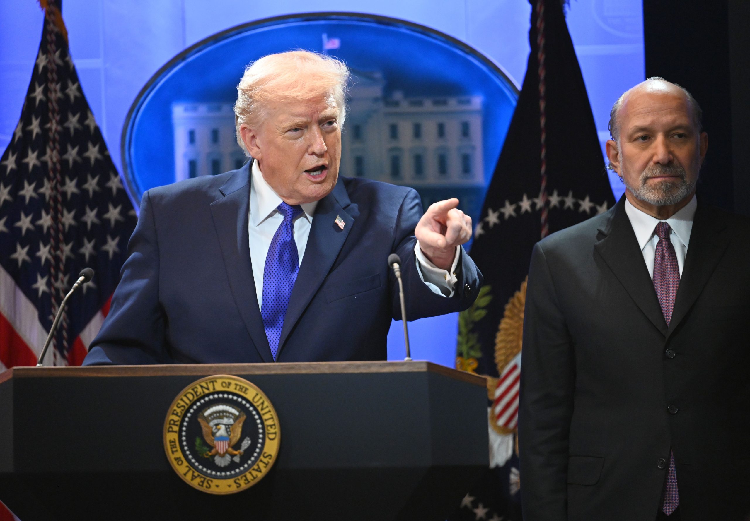 trump-menerapkan-tarif-baru-untuk-mengabaikan-keputusan-mahkamah-agung