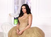 Reaksi Charli XCX terhadap Tarian ‘Apple’ Dave Grohl di ‘The Graham Norton Show’