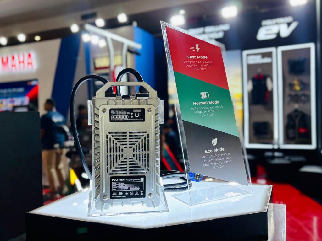polytron-rilis-fast-charging-portabel-25a-untuk-motor-listrik,-harga-rp3,8-juta