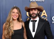 Thomas Rhett dan Lauren Akins Menyambut Putra Pertama, Elijah Pemberani