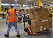 Amazon menutup gudang dan menangguhkan pengiriman ke seluruh Abu Dhabi