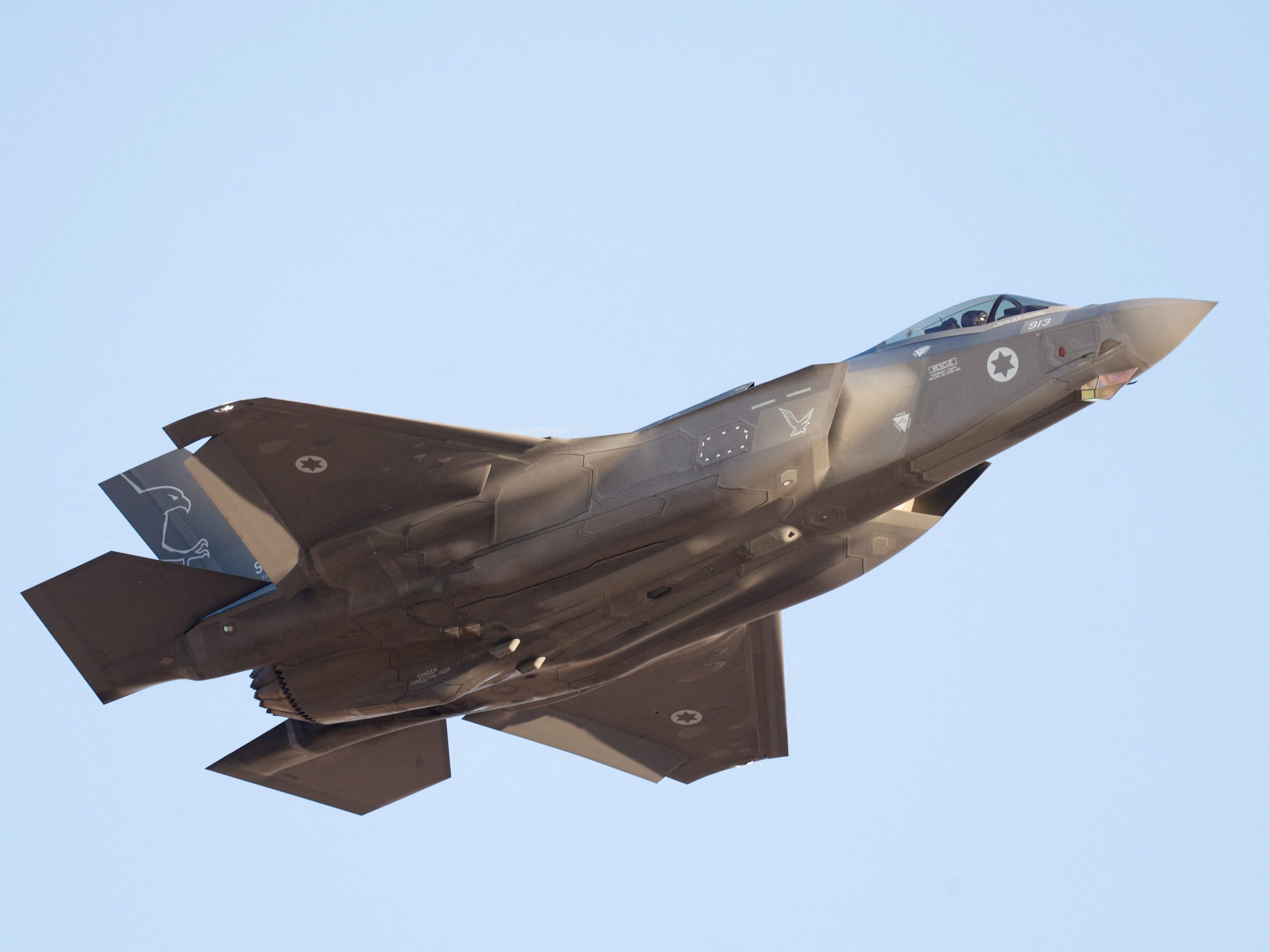 israel-menyerang-iran-dengan-jet-tempur-siluman-f-35i-adir-yang-biaya-terbangnya-$44.000-per-jam