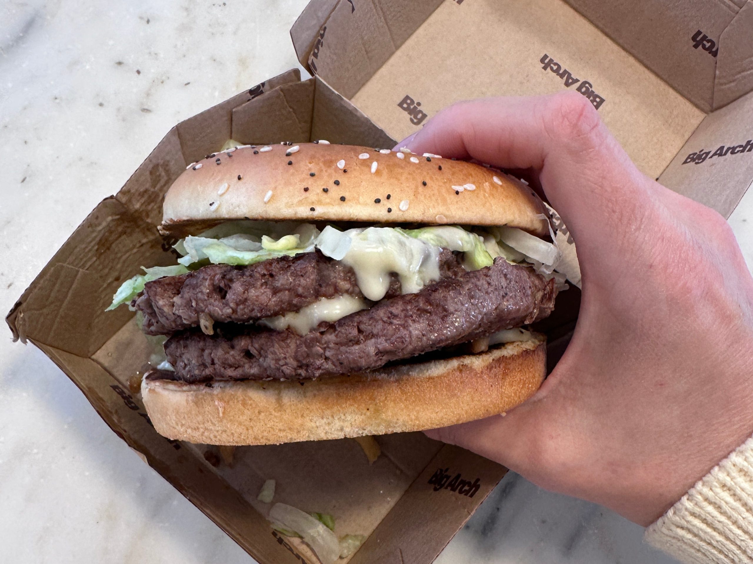 sedikit-perhatian-ceo-mcdonald’s-terhadap-‘big-arch’-yang-baru-menunjukkan-risiko-untuk-dipublikasikan-secara-langsung.-menurutku,-teruslah-melakukannya,-chris!