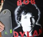 Bob Dylan Meluncurkan Seri Patreon $5 yang Menampilkan Audio AI dan Fiksi Sejarah