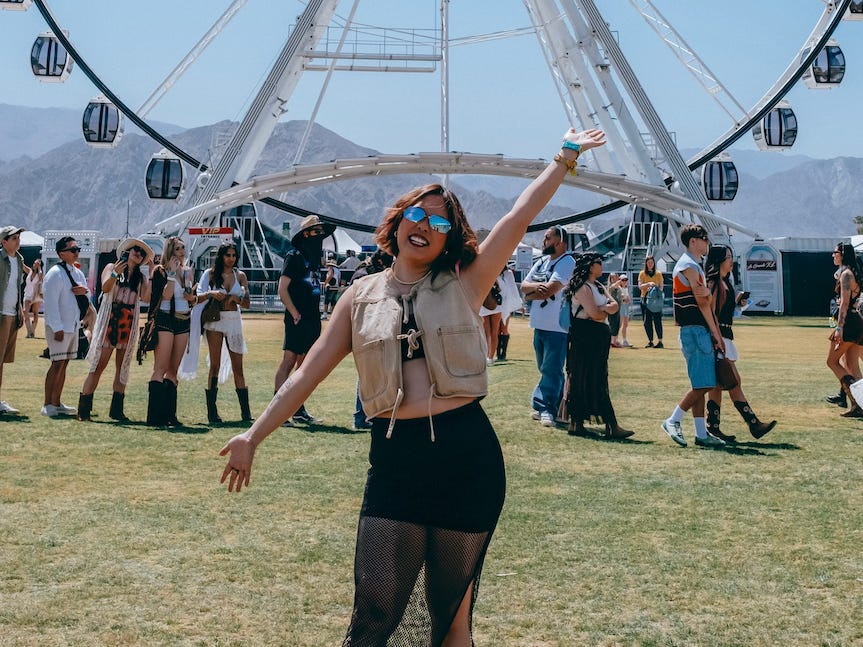 di-balik-pesona-coachella:-berapa-sebenarnya-bayaran-influencer