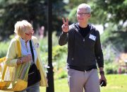 pilihan-ceo-baru-apple-menunjukkan-bahwa-mereka-tetap-teguh-dalam-perang-ai