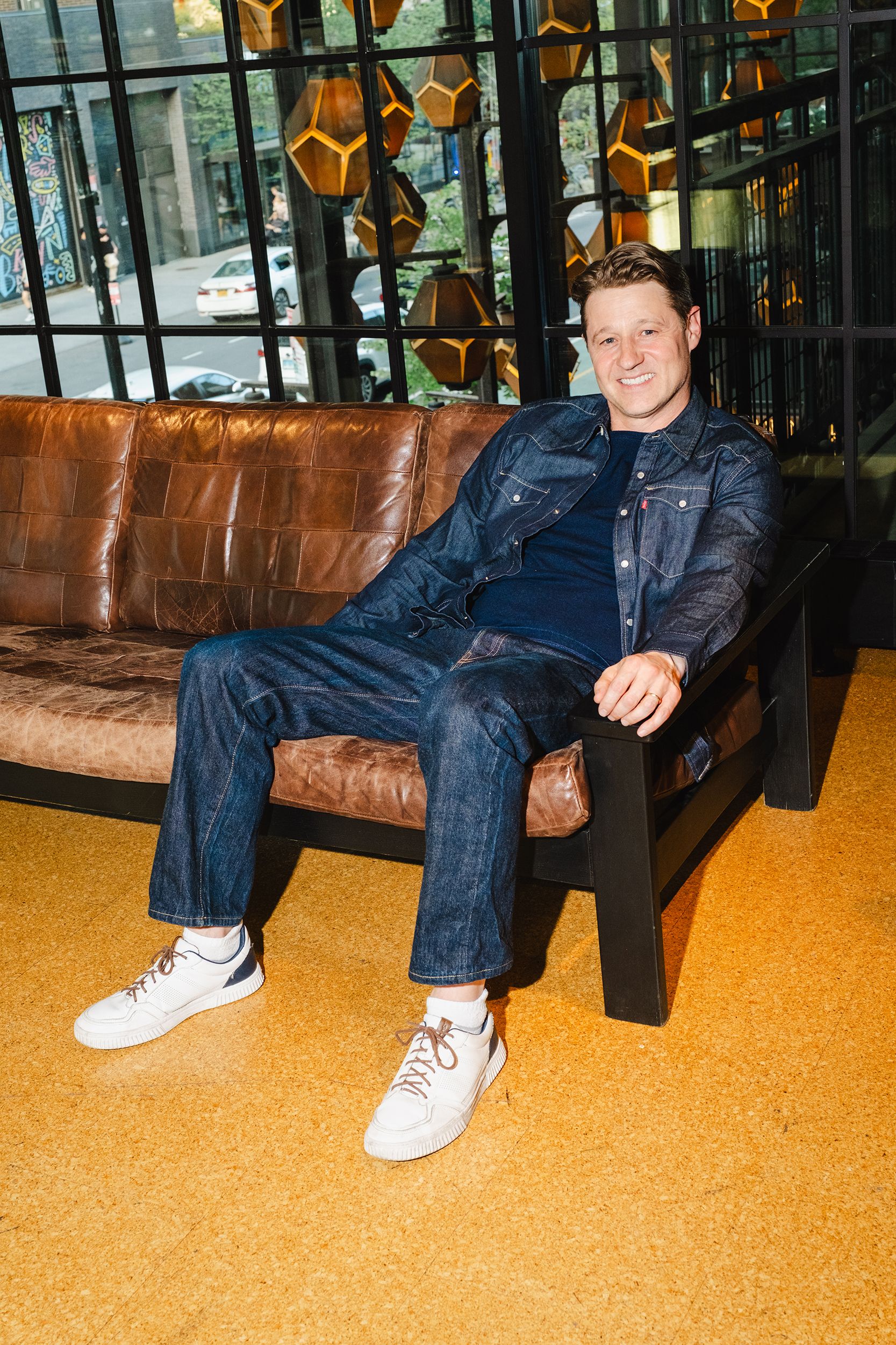 ben-mckenzie-mengatakan-crypto-memiliki-bahan-rahasia:-kesepian-pria