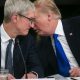 tim-cook-akan-tetap-menjadi-pembisik-trump-bagi-apple