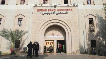 tentara-israel-pasang-spanduk-‘rising-lion’-di-rs-indonesia-di-gaza