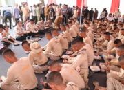 momen-hangat-mendagri-bersama-praja-ipdn-di-tengah-tugas-kemanusiaan