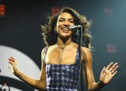 ‘man-i-need’-karya-olivia-dean-melewati-satu-miliar-streaming-di-spotify