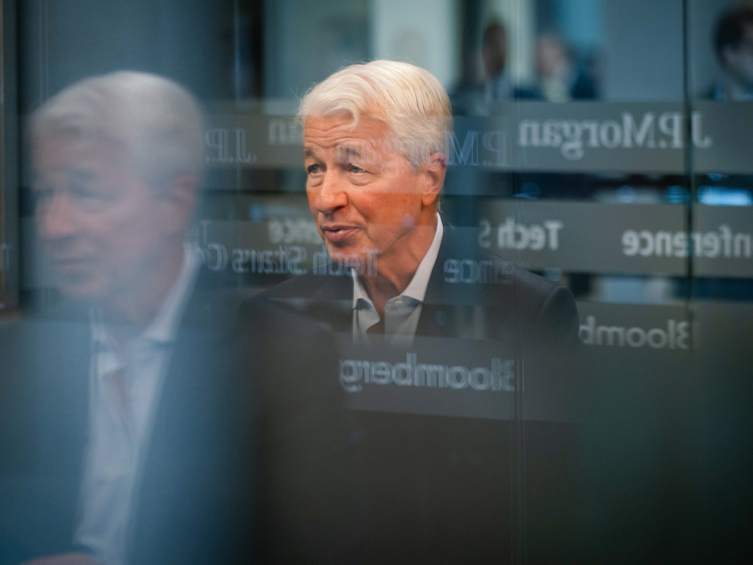 di-dalam-dasbor-yang-digunakan-jpmorgan-untuk-melacak-dan-memberi-peringkat-pada-penggunaan-ai-oleh-para-insinyur