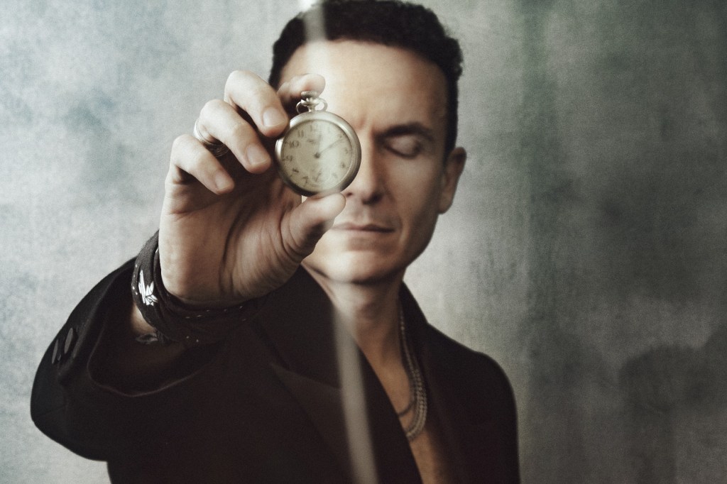 fonseca-merinci-5-lagu-penting-dari-album-barunya-‘antes-que-el-tiempo-se-vaja’