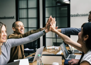 7-alasan-pilih-outsource-pengembangan-ai-daripada-bangun-tim-internal-indonesia