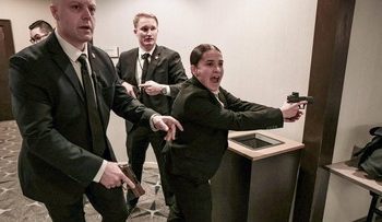 FOTO: Aksi Heroik Secret Service Tangkap Pelaku Penembakan Acara Trump