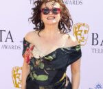 “helena-bonham-carter-keluar-dari-‘the-white-lotus’-musim-4-hanya-beberapa-hari-setelah-syuting”.