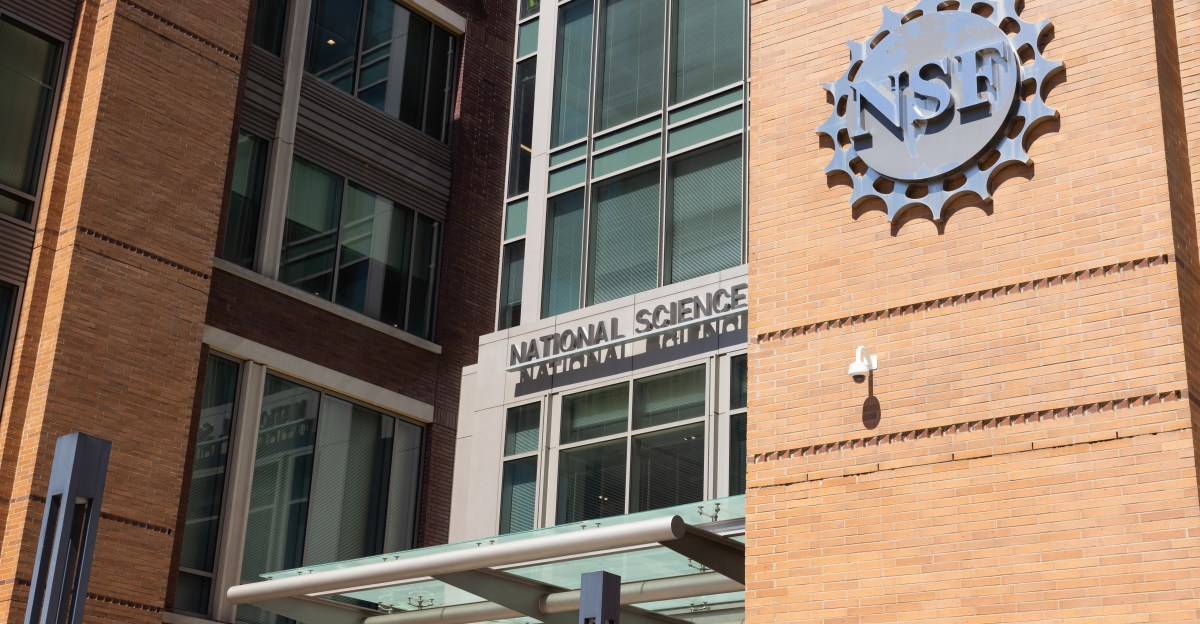 trump-memecat-seluruh-dewan-sains-nasional