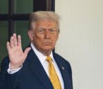 “trump-mengecam-’60-menit’-atas-manifesto-whcd-gunman”.