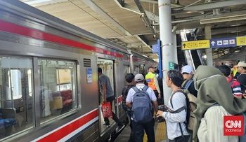 KRL Cikarang Kembali Beroperasi Normal dengan 281 Perjalanan