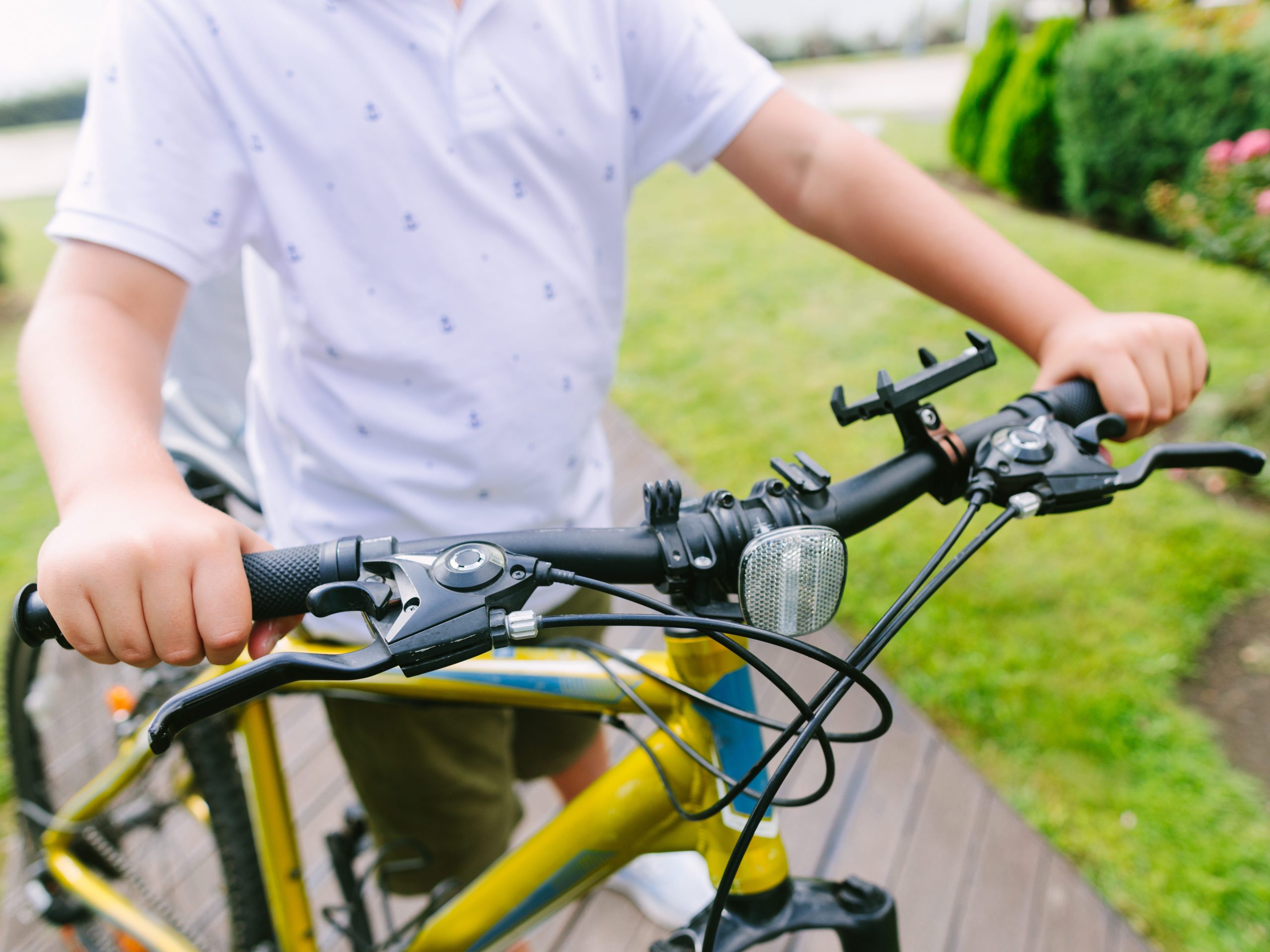 saya-perlahan-lahan-memberikan-kemandirian-lebih-pada-anak-saya-yang-berusia-12-tahun-meskipun-saya-tahu-ini-akan-terjadi,-itu-tidak-mudah.