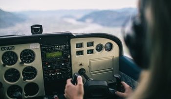 Viral Video Aksi Pilot Mendaratkan Pesawat Bikin Netizen Deg-degan