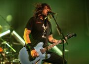 6-momen-terbaik-dari-pertunjukan-klub-manhattan-foo-fighters