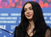charli-xcx-bagikan-teaser-lagu-‘musik-rock’,-bilang-dia-tak-bikin-album-rock