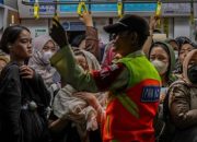 krl-greenline-mati-listrik-tersambar-petir,-peron-ditutup-sementara